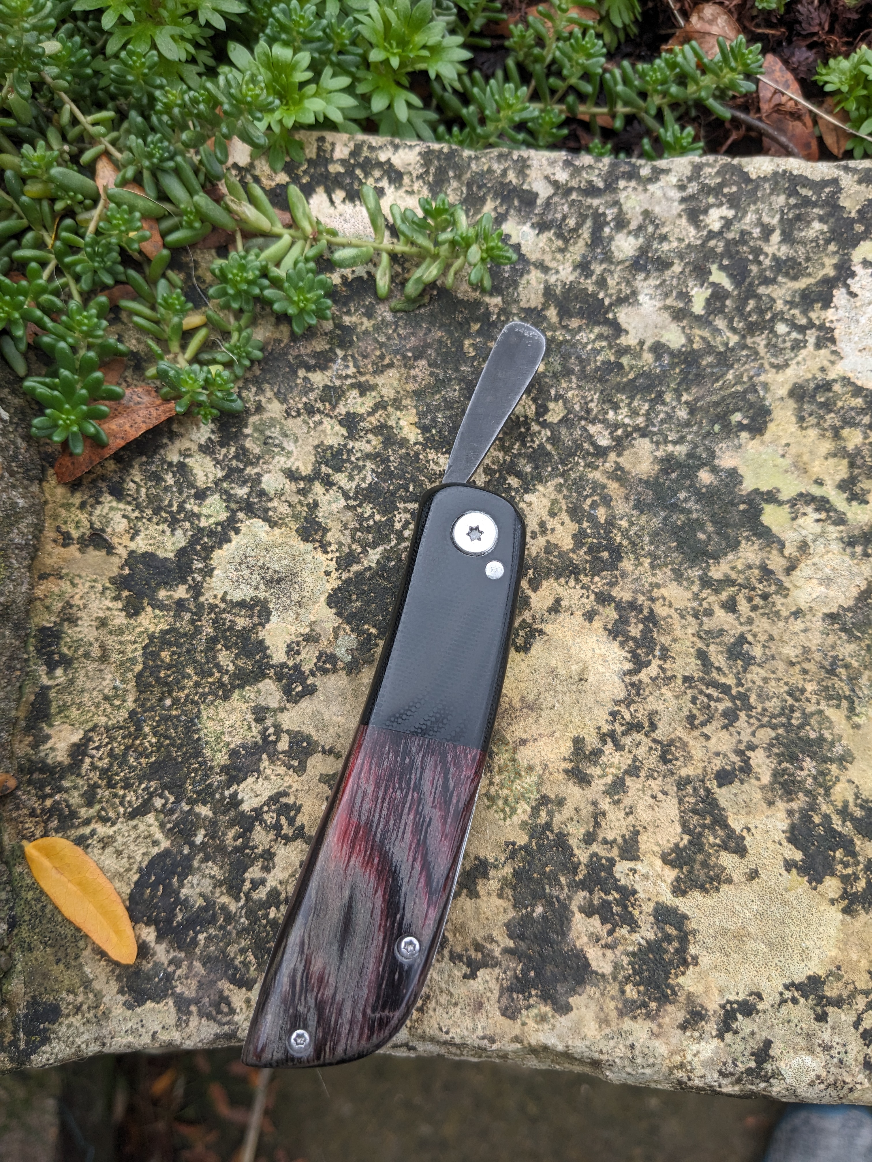 Damascus gentleman's folder closed