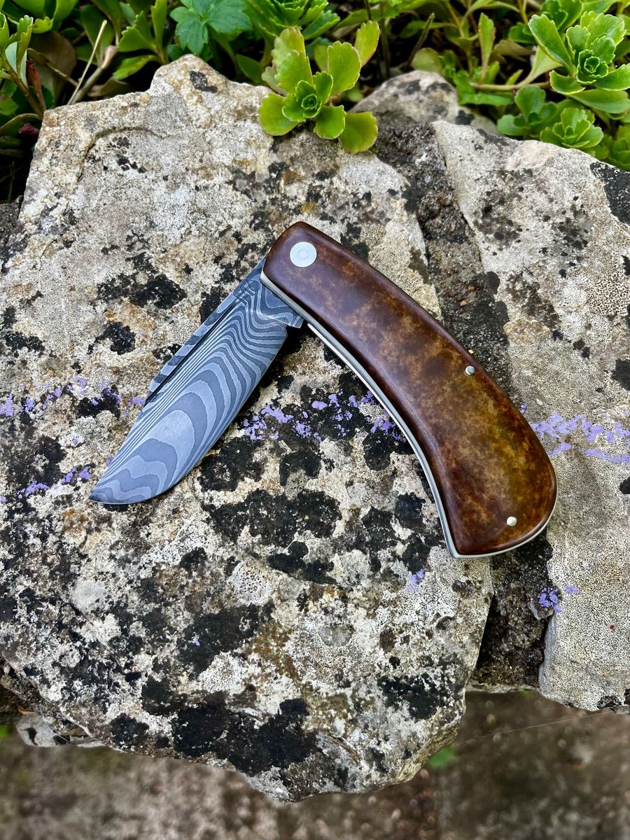 Chunky trapper slipjoint half open